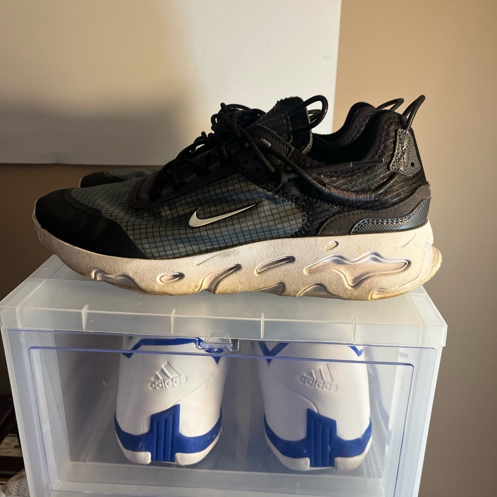 Nike React! Great condition no heel drag lightly worn!